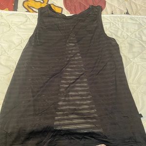 black lululemon tie back